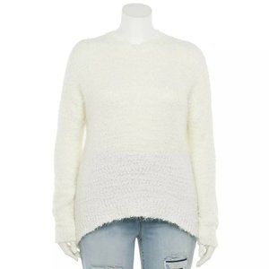 Juniors' Plus Size SO® Eyelash Crewneck Sweater